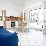 Vincent House 4*