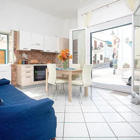 Vincent House 4*